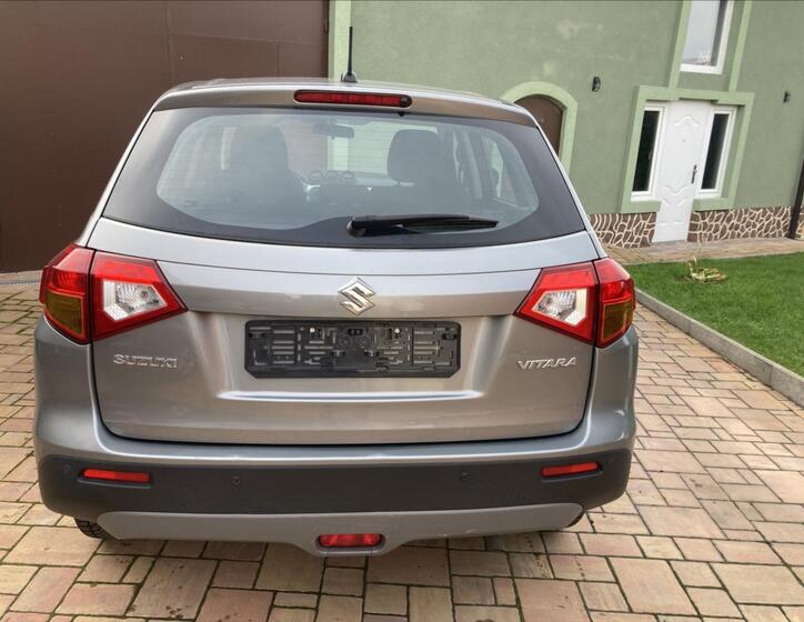 Suzuki Vitara 5