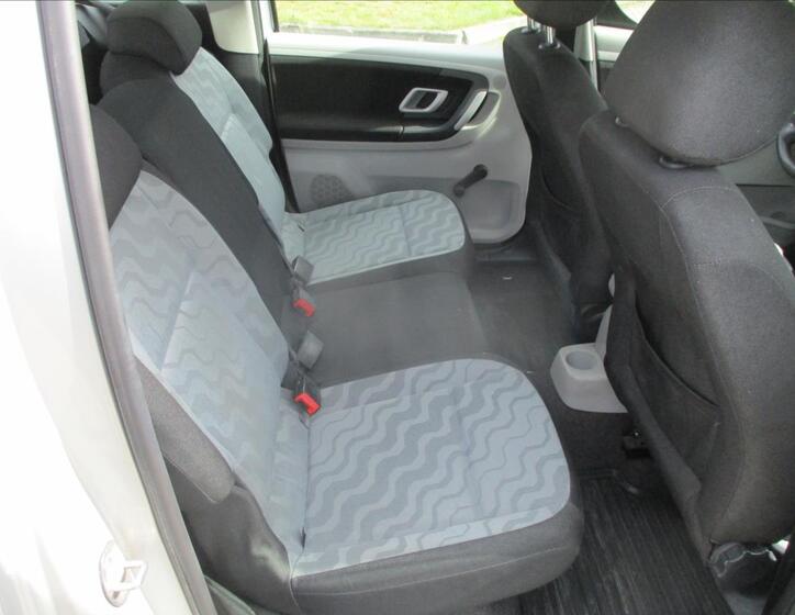 Škoda Roomster 11