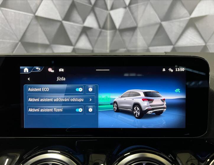 Mercedes-Benz GLA 19