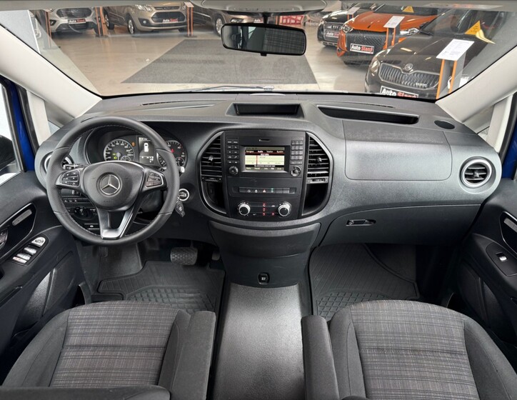 Mercedes-Benz Vito 12