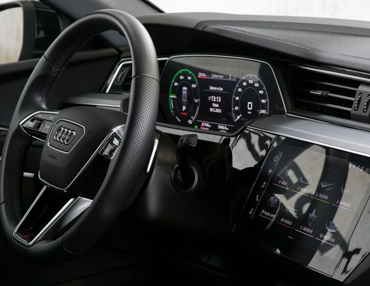 Audi e-tron 18