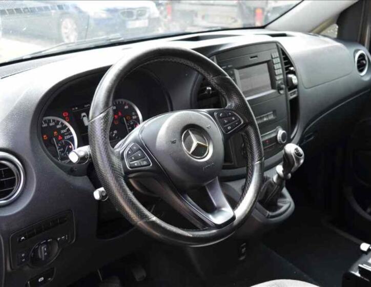 Mercedes-Benz Vito 17