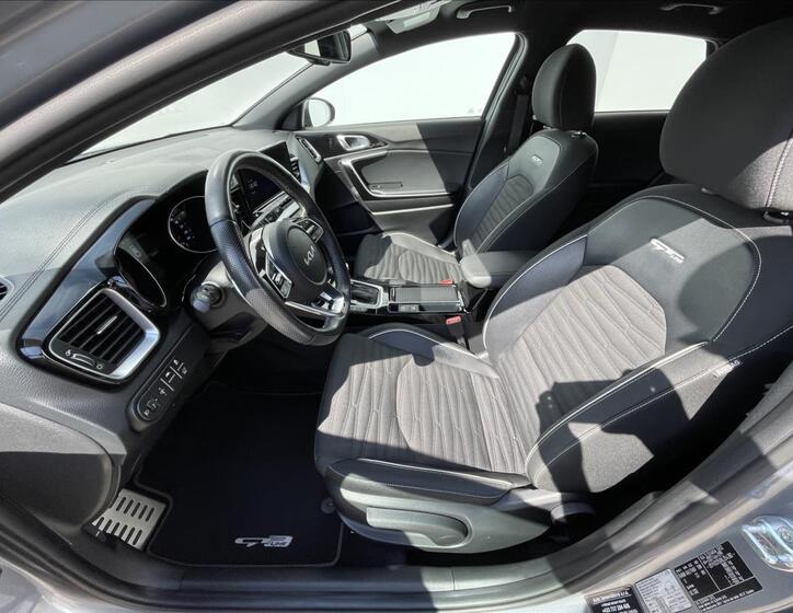 KIA ProCeed 4