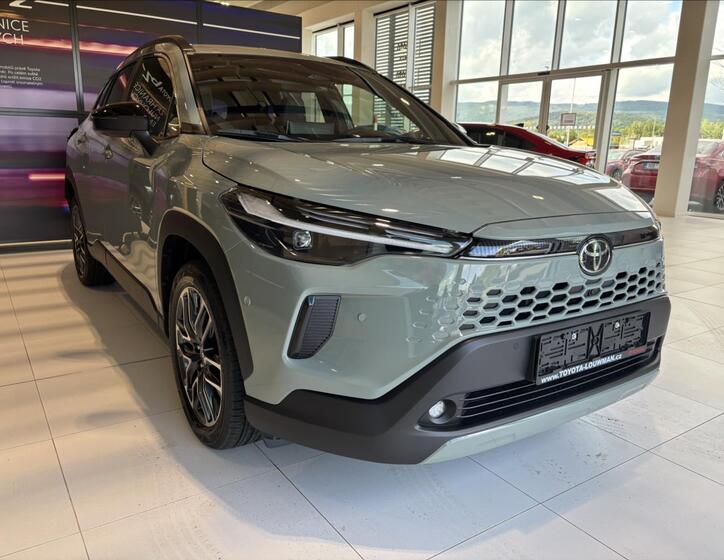 Toyota Corolla Cross 1