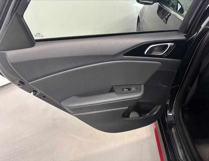 KIA ProCeed 28