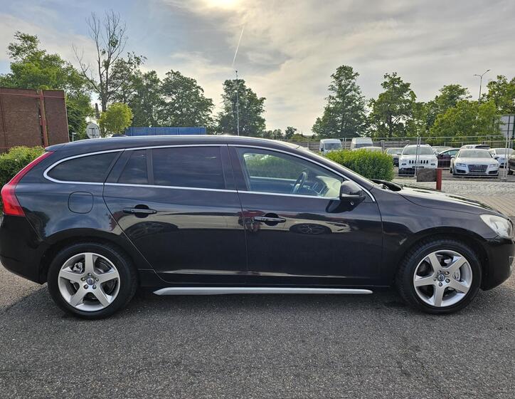 Volvo V60 4