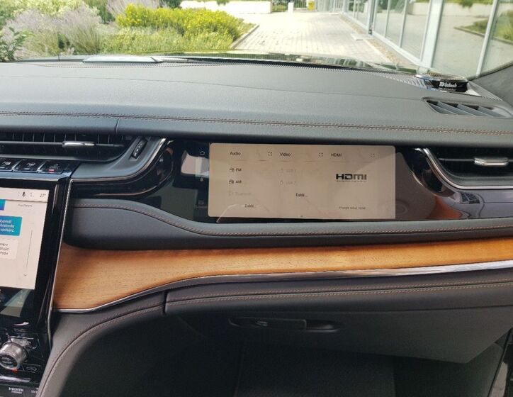 Jeep Grand Cherokee 8