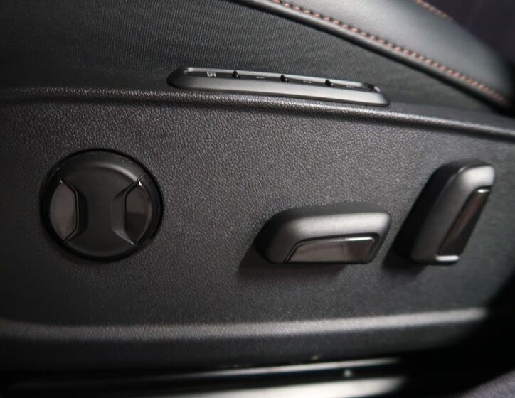 Cupra Leon 33