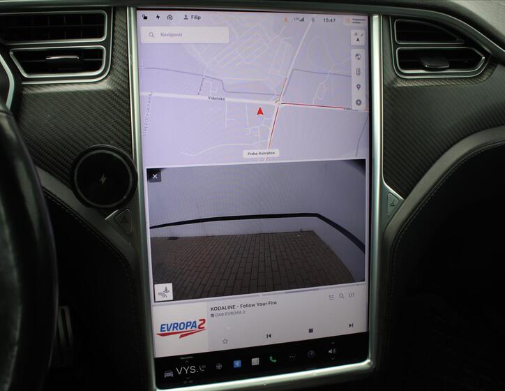 Tesla Model X 22