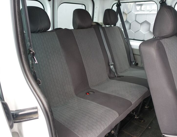 Opel Vivaro 15