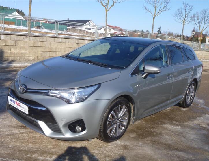 Toyota Avensis 1