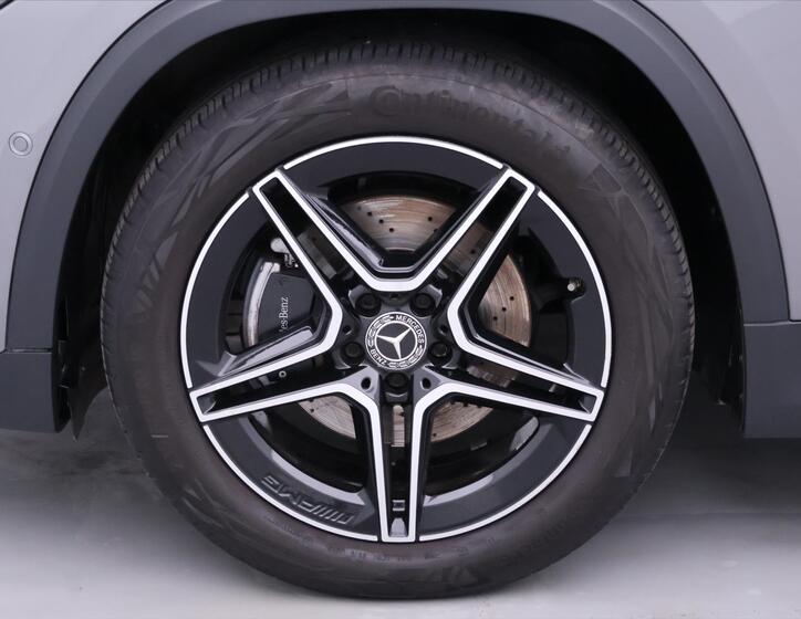 Mercedes-Benz GLA 37