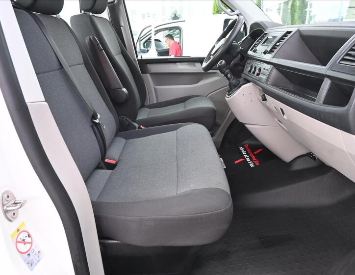 Volkswagen Transporter 9