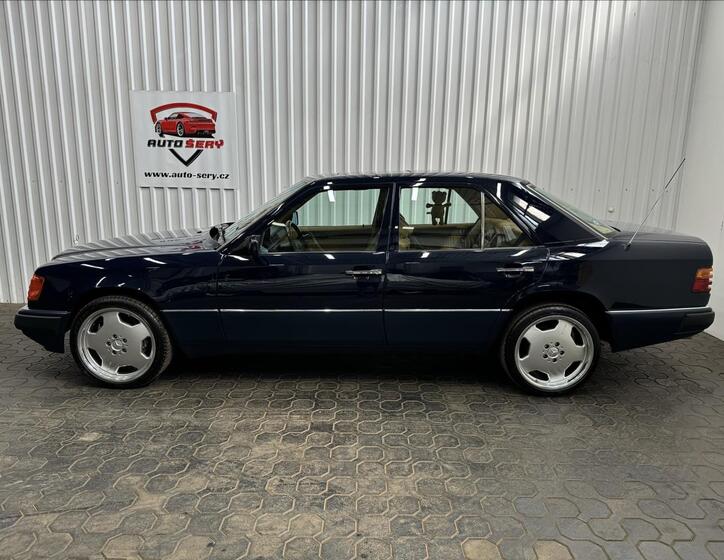 Mercedes-Benz 124 4