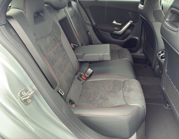 Mercedes-Benz CLA 7