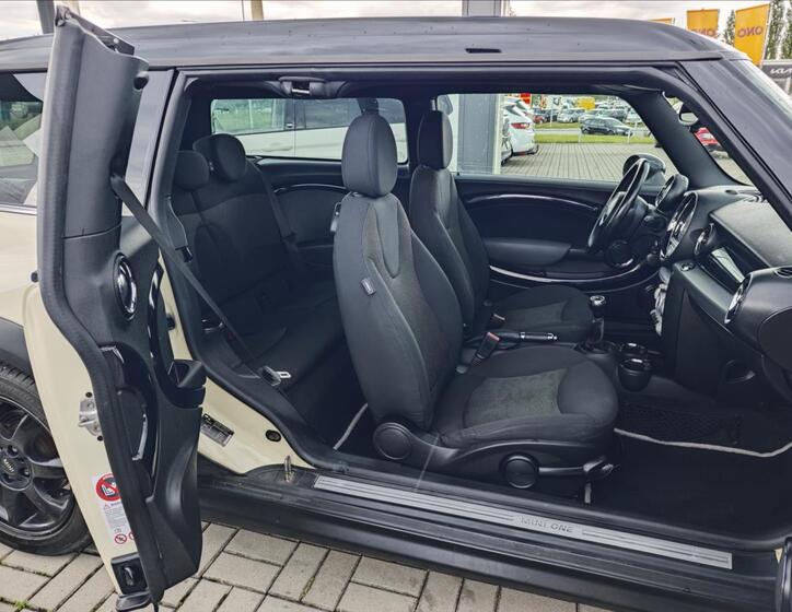 Mini Clubman 13