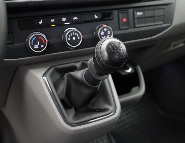 Volkswagen Transporter 26