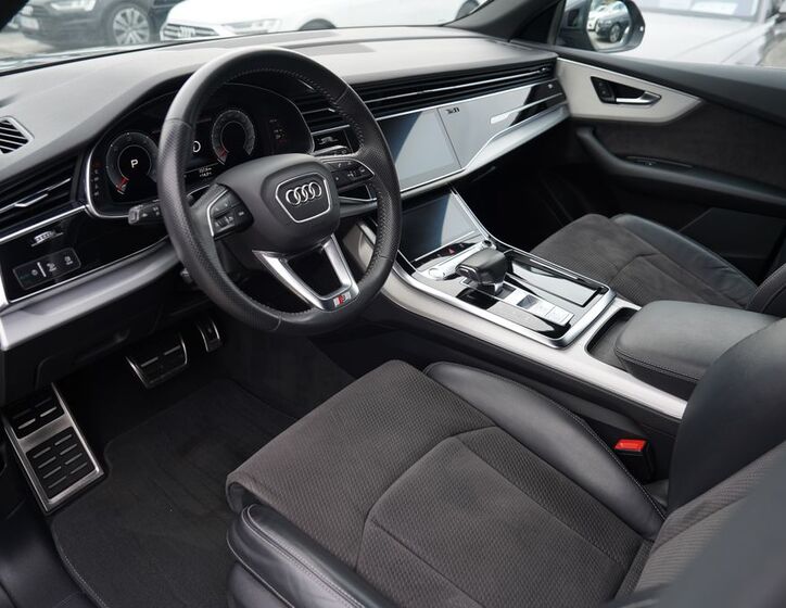 Audi Q8 14