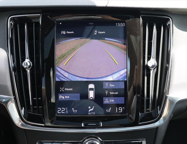 Volvo V90 30