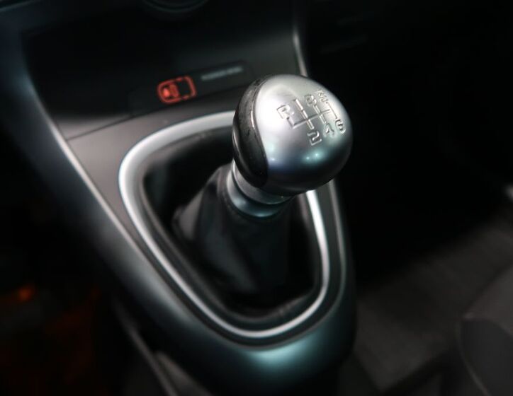 Toyota Verso 27