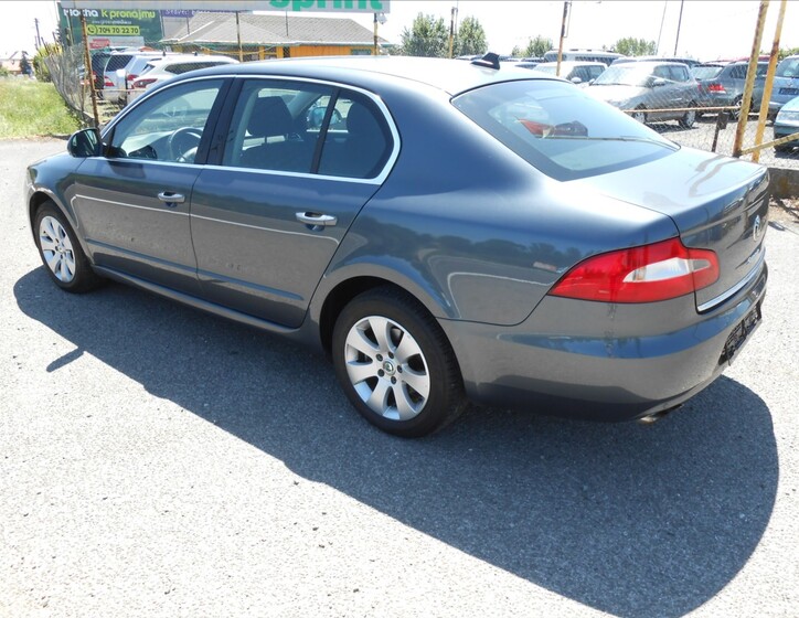 Škoda Superb 9