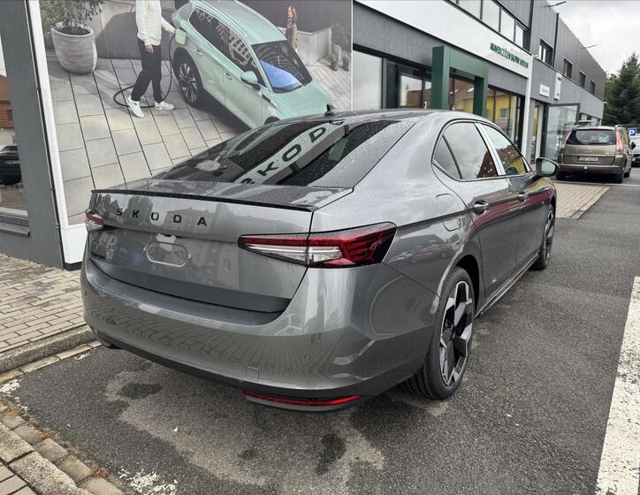 Škoda Superb 4