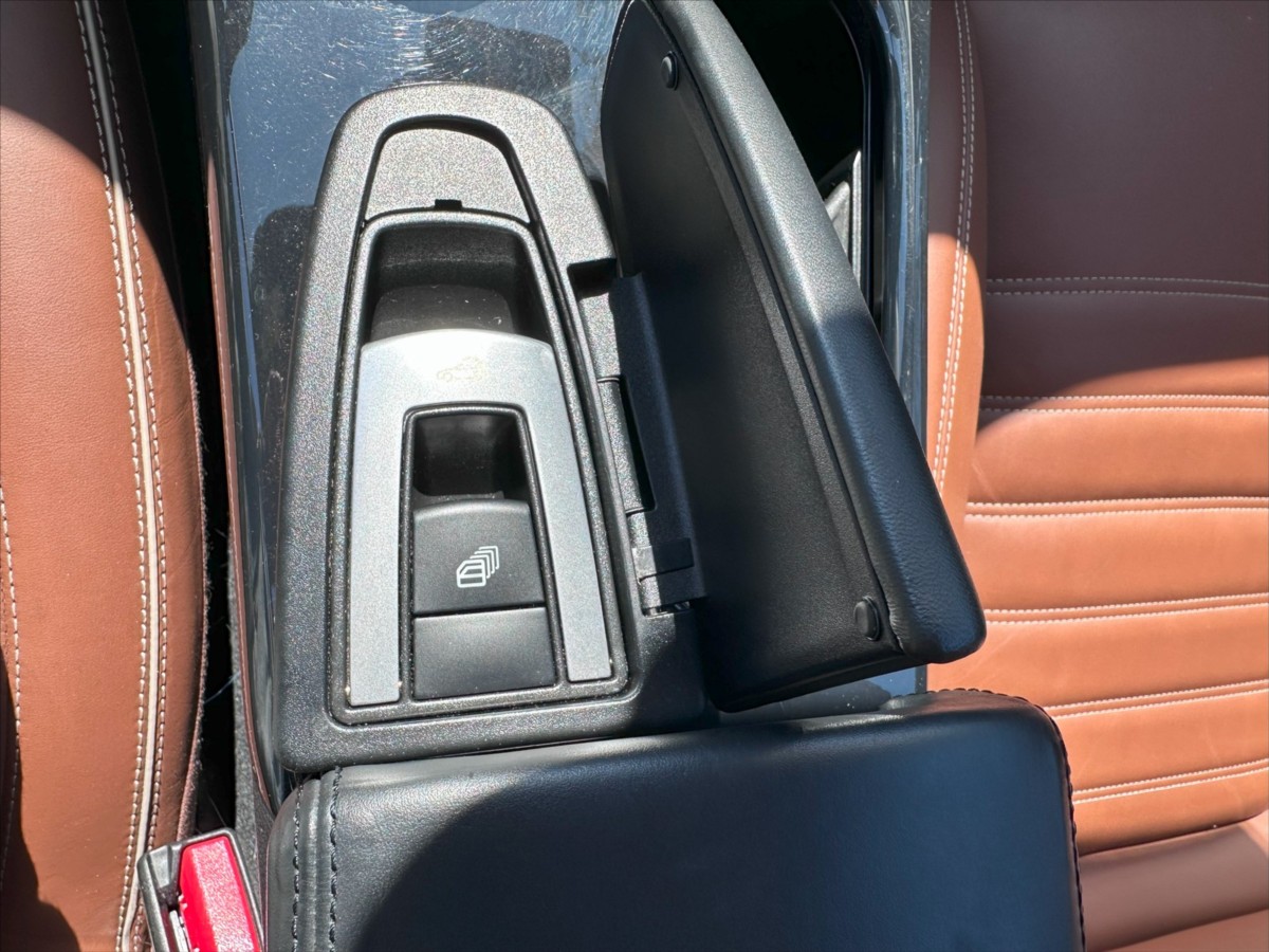 Mercedes-Benz SLC