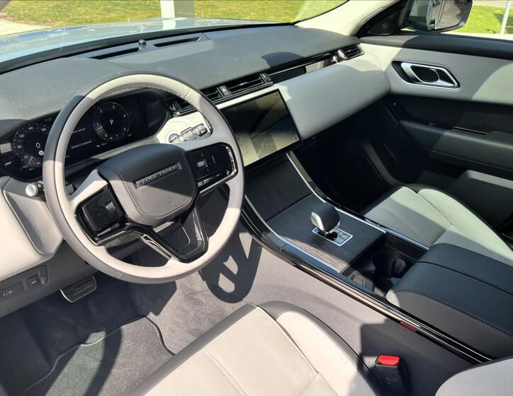 Land Rover Range Rover Velar 13