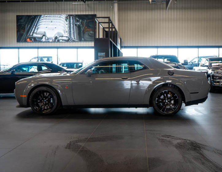 Dodge Challenger 2