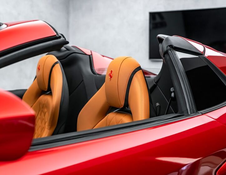 Ferrari 812 25