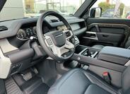 Land Rover Defender 7