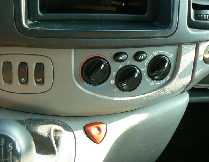 Opel Vivaro 11