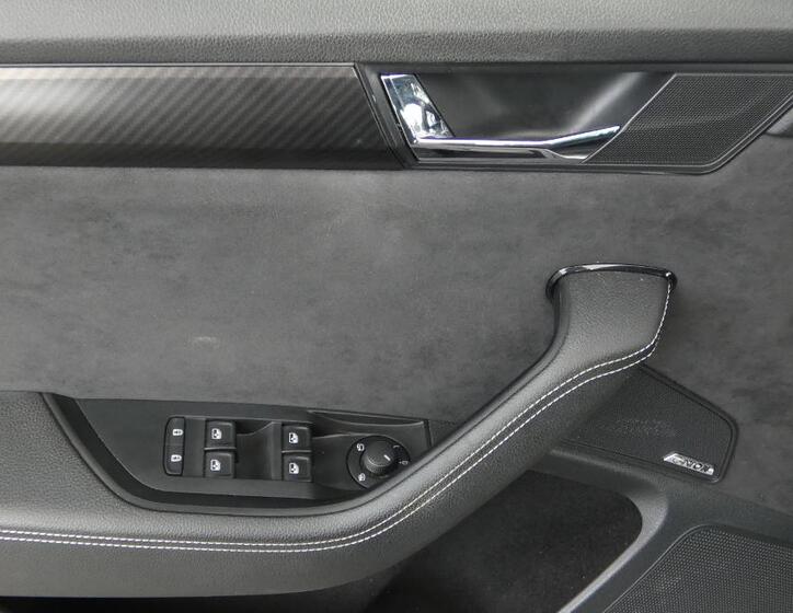 Škoda Superb 9