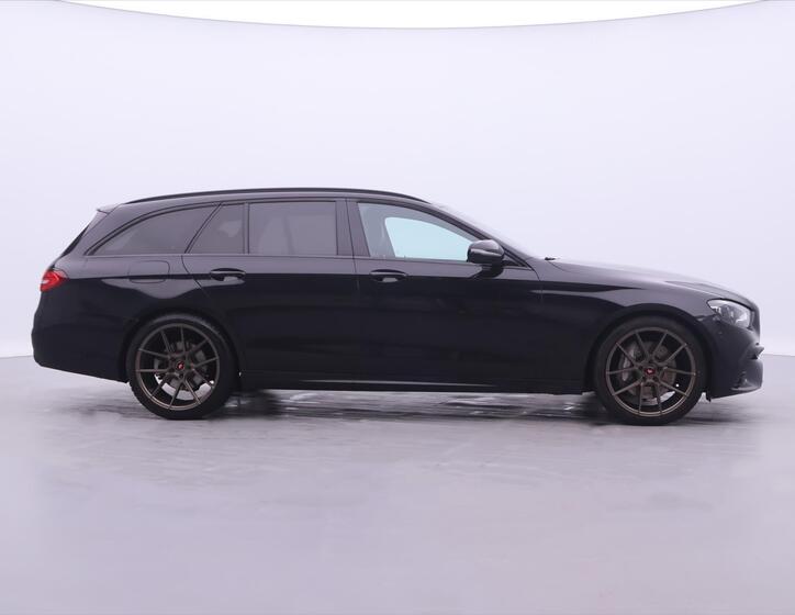 Mercedes-Benz Třídy E 8