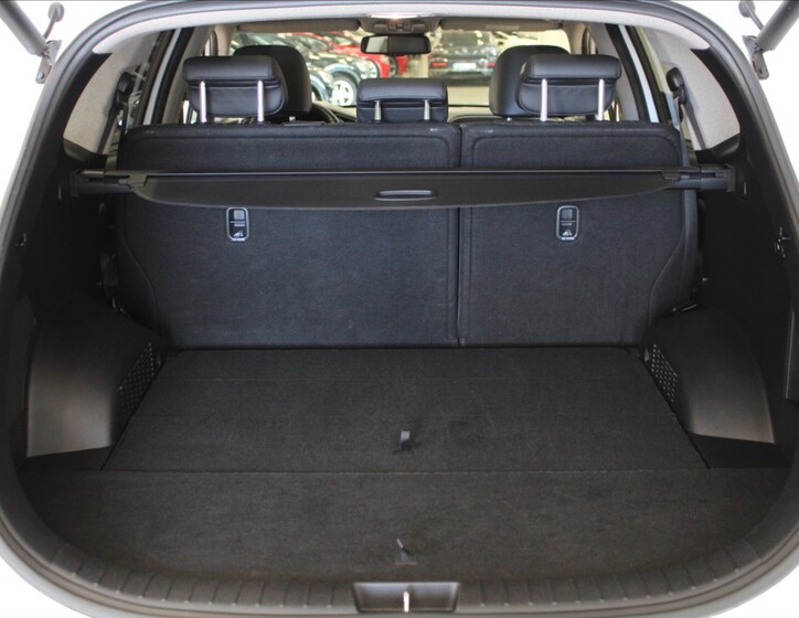 Hyundai Santa Fe 29