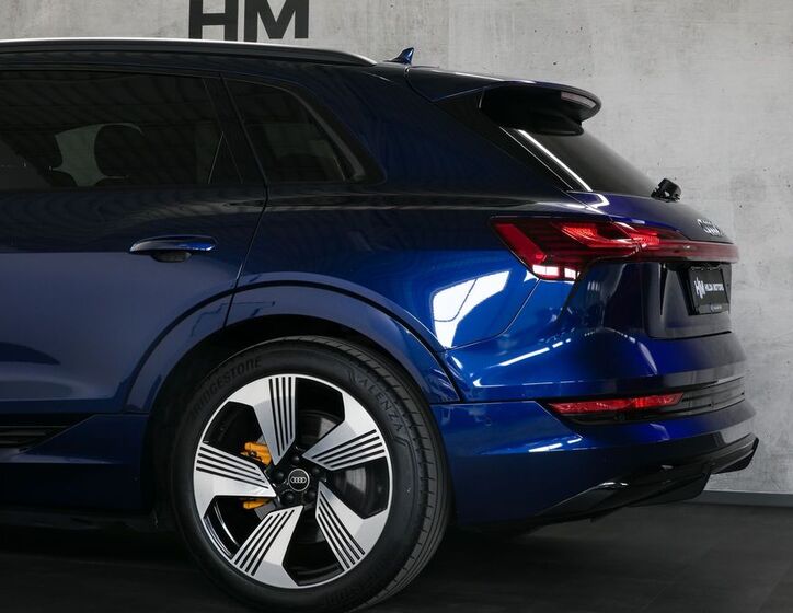 Audi e-tron 8