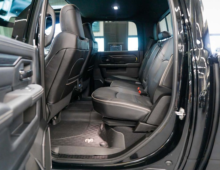 Dodge RAM 32