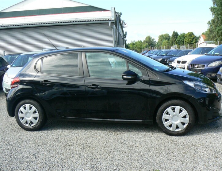 Peugeot 208 7