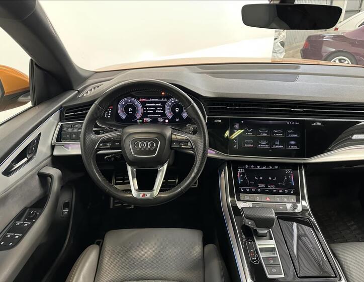 Audi Q8 5