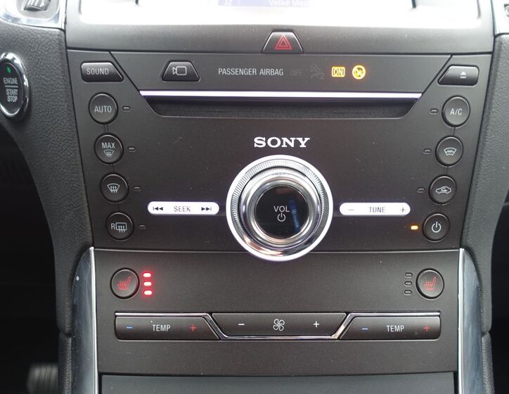 Ford Galaxy 18