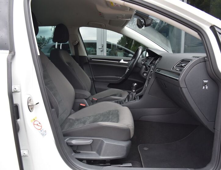 Volkswagen Golf 19