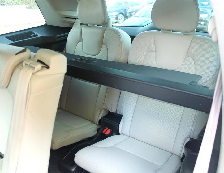 Volvo XC90 11