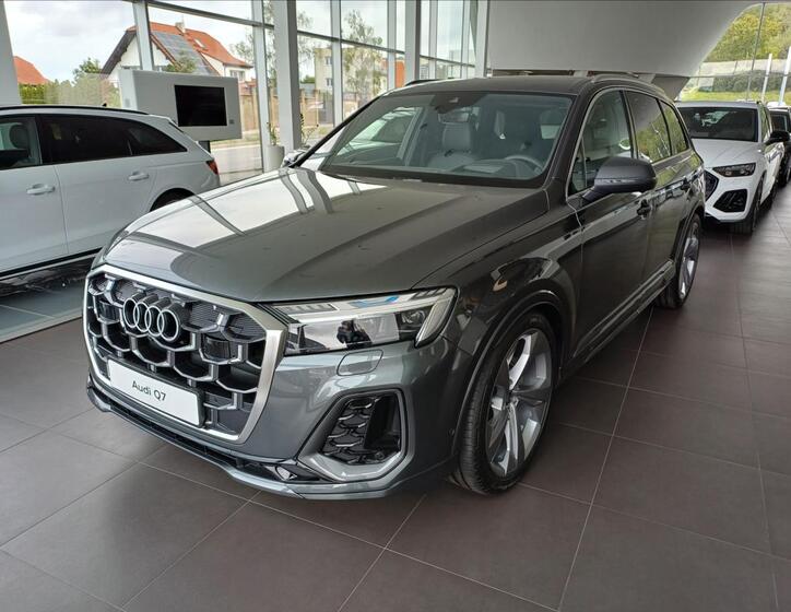 Audi Q7 1