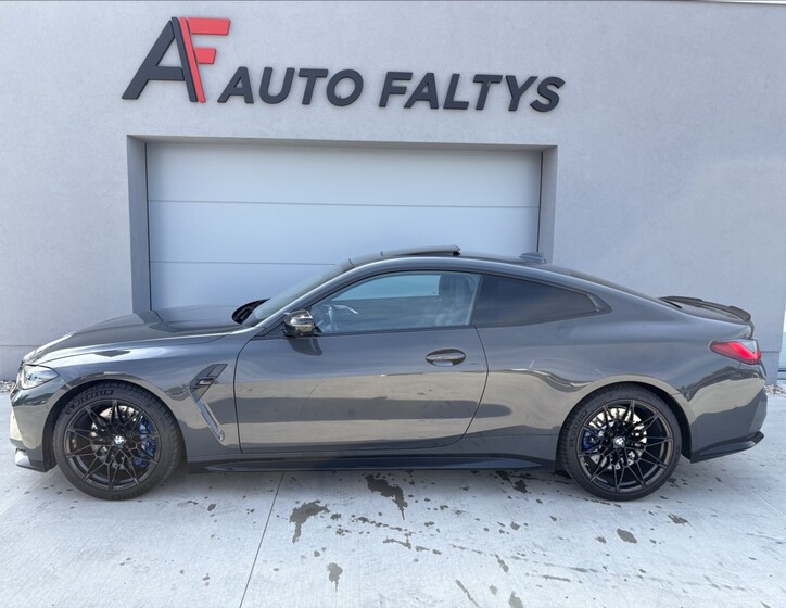 BMW M4 5