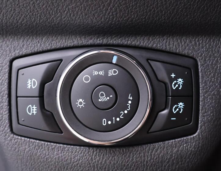 Ford Tourneo Courier 16