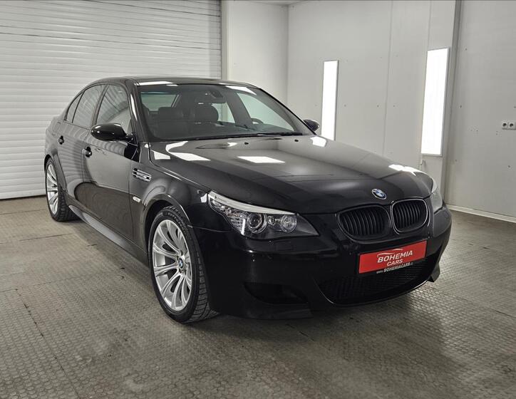 BMW M5 1