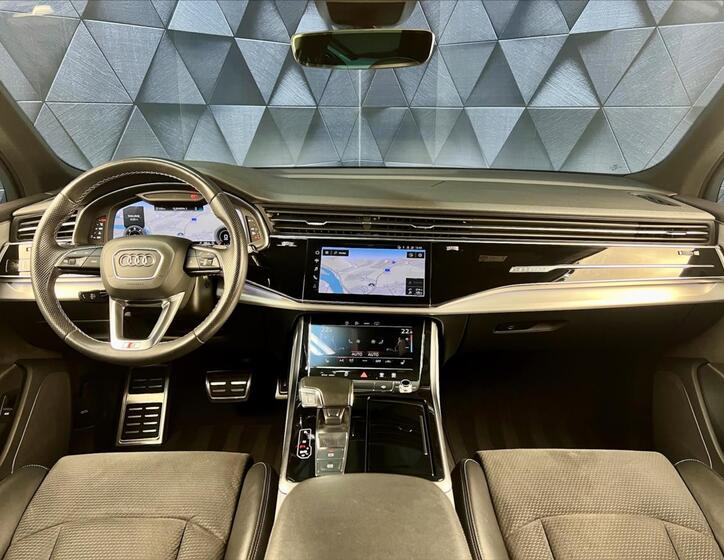 Audi Q7 10