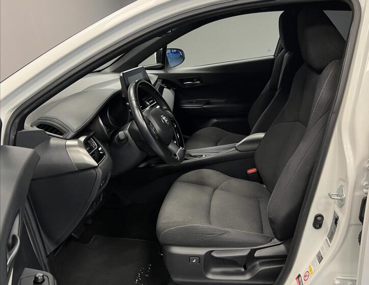 Toyota C-HR 7