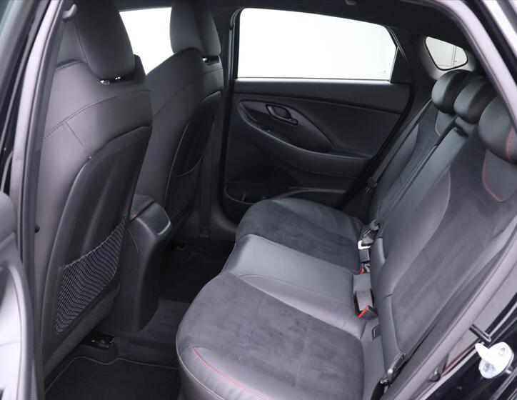 Hyundai i30 16