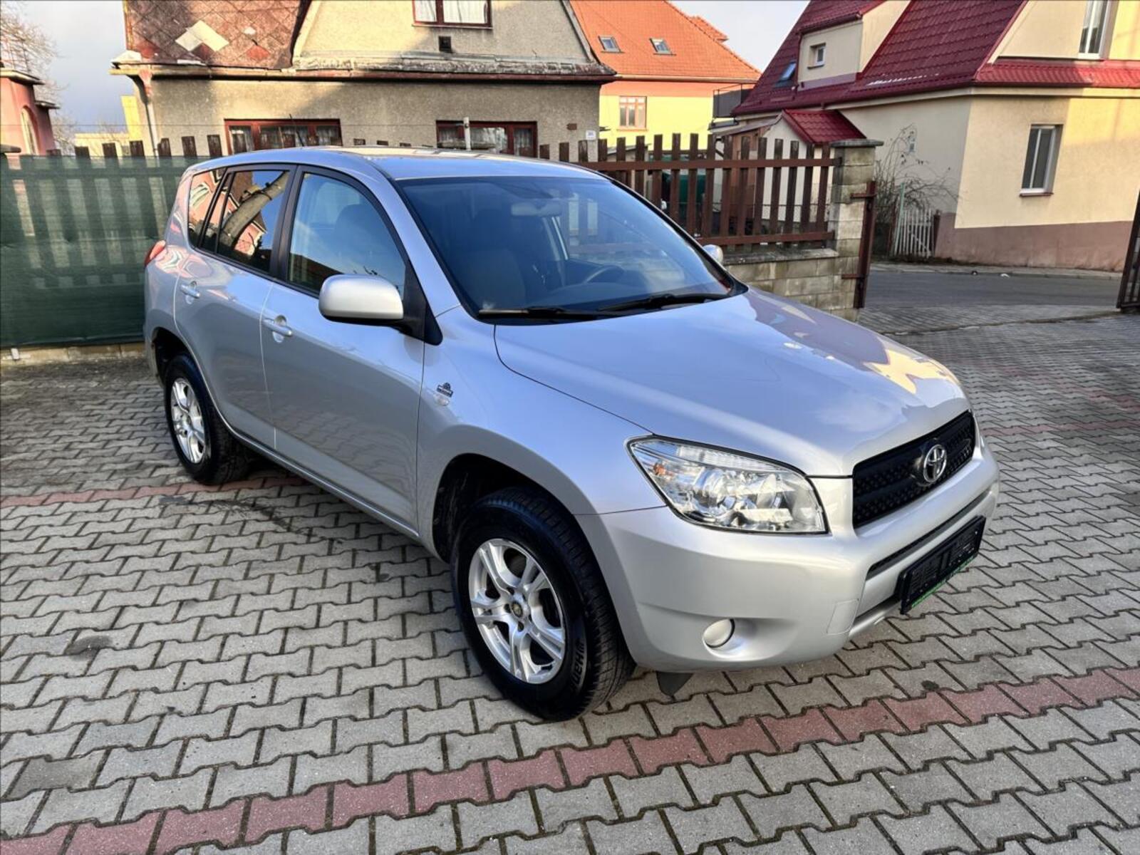 Toyota RAV4 1